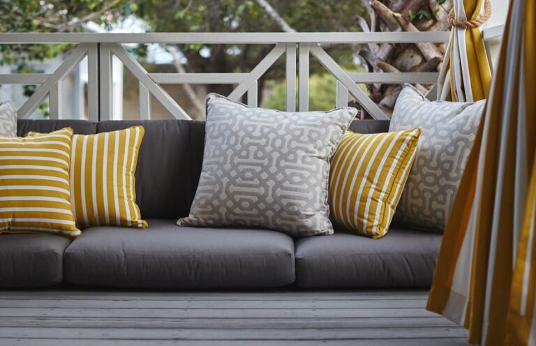 10 tips for storing outdoor textiles in case of rain