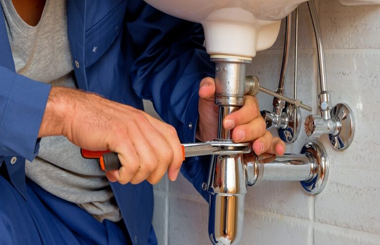 Why Should You Hire Gas Plumbers?