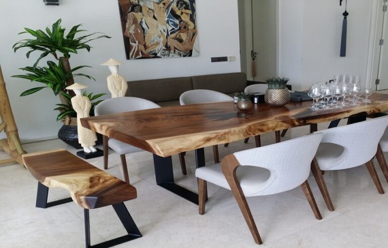 Modern Live-edge Dining Table: A Fusion of Style and Nature